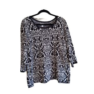 Dana Buchman black and white sweater
